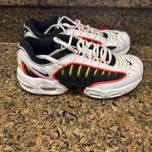 Authentic Nike Airmax tailwind boys size 4.5Y